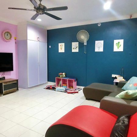 Little Family Homestay Malacca Eksteriør billede