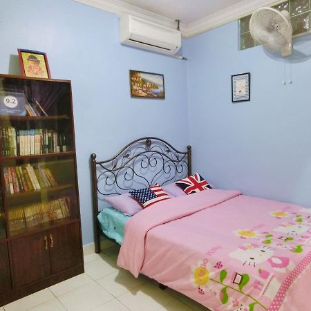 Little Family Homestay Malacca Eksteriør billede